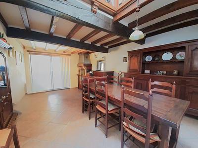 Maison - 311 m² - 14 pièces