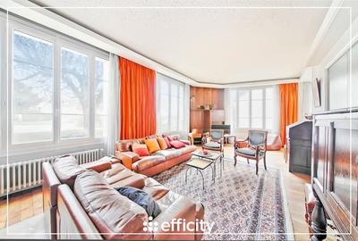 Maison bourgeoise - 261 m² - 13 pièces