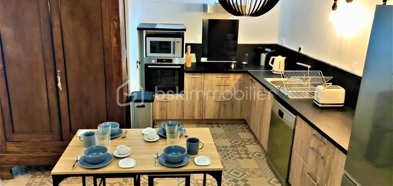 Propriété - 260 m² - 8 pièces