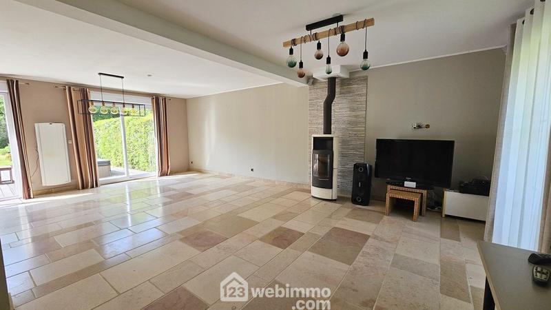 Maison - 201 m² - 8 pièces