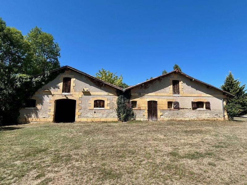 Maison - 330 m² - 13 pièces