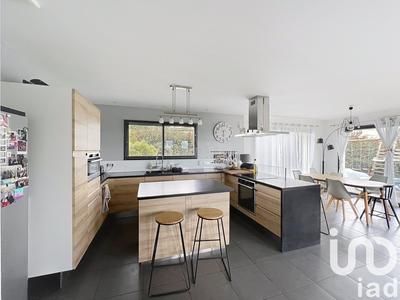 Maison - 121 m² - 5 pièces