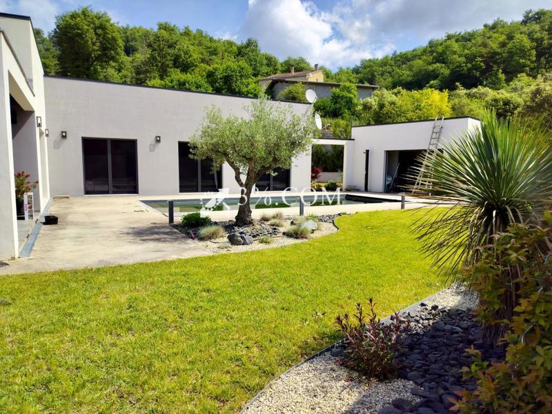 Villa - 200 m² - 7 pièces