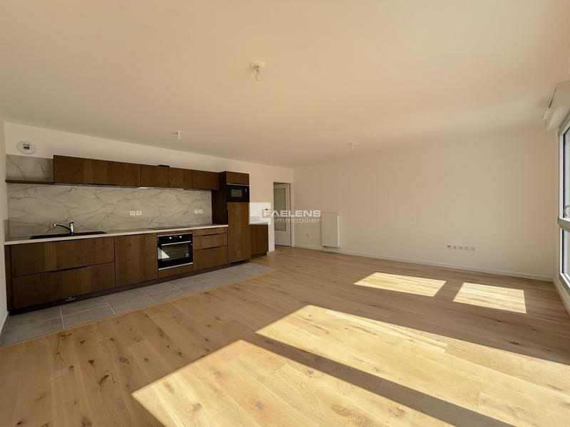 Appartement - 80 m² - 4 pièces