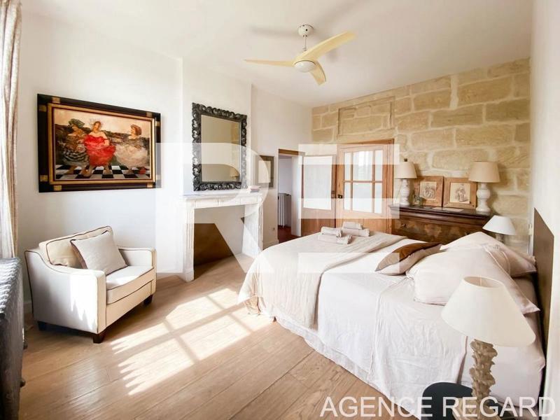 Maison de maîtres - 360 m² - 13 pièces