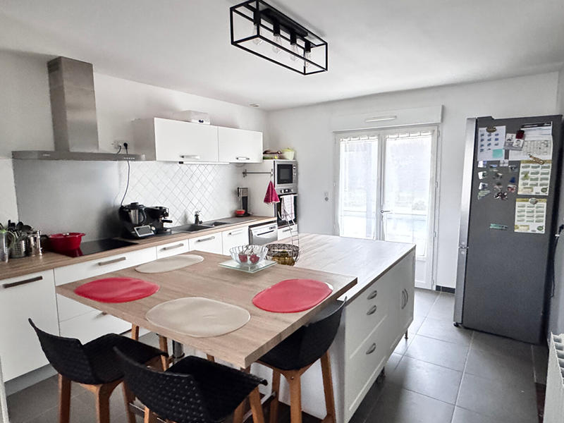 Maison - 140 m² - 5 pièces