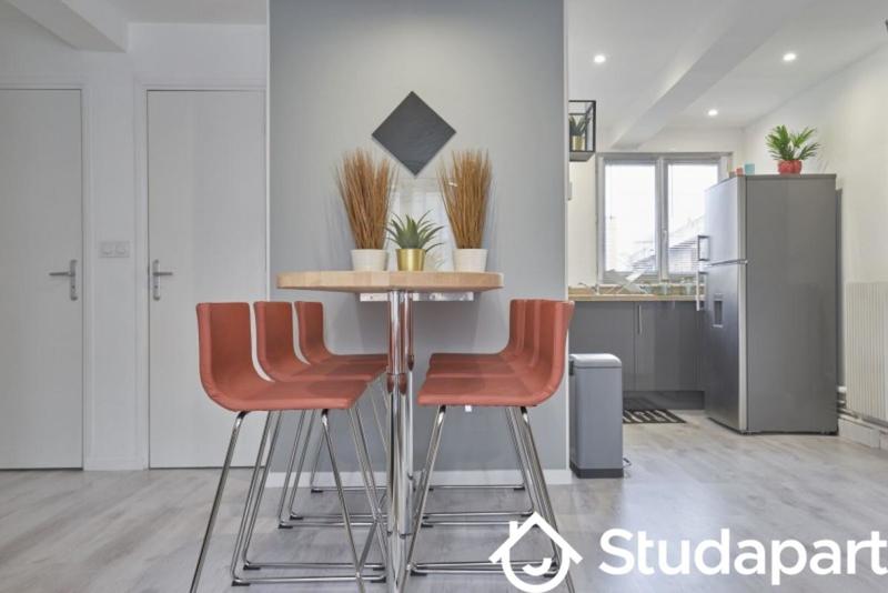 Chambre - 9 m² - 1 pièce