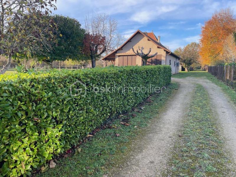 Propriété - 114 m² - 6 pièces