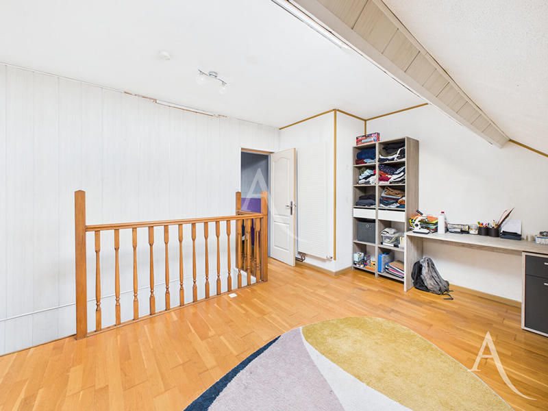 Maison - 101 m² - 5 pièces