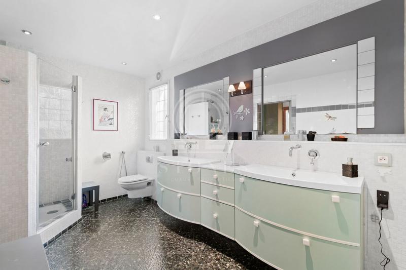 Maison ancienne - 220 m² - 7 pièces