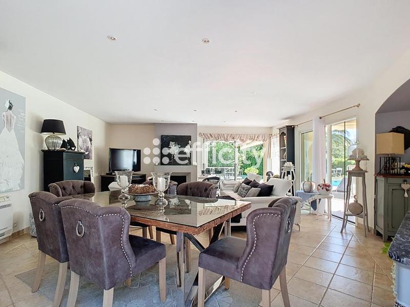 Maison - 180 m² - 5 pièces