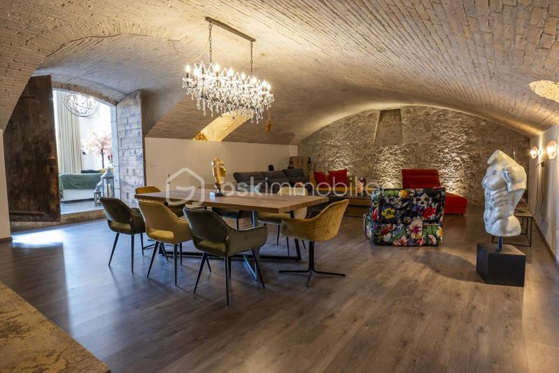 Corps de ferme - 270 m² - 7 pièces