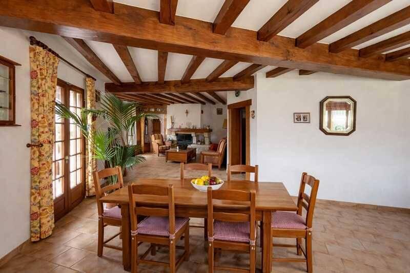 Maison - 204 m² - 8 pièces