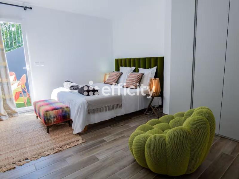 Pavillon - 138 m² - 5 pièces