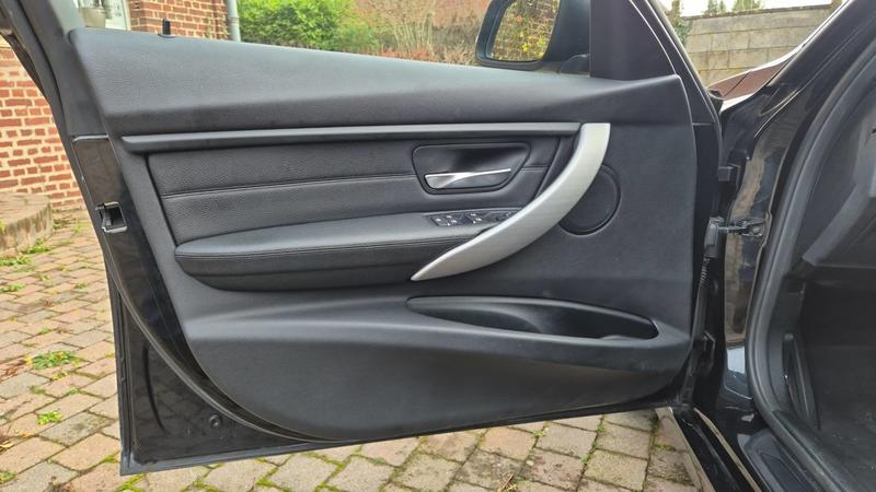 Bmw Série 3 330i 252 Lounge Plus