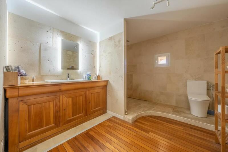 Maison en pierre - 450 m² - 7 pièces