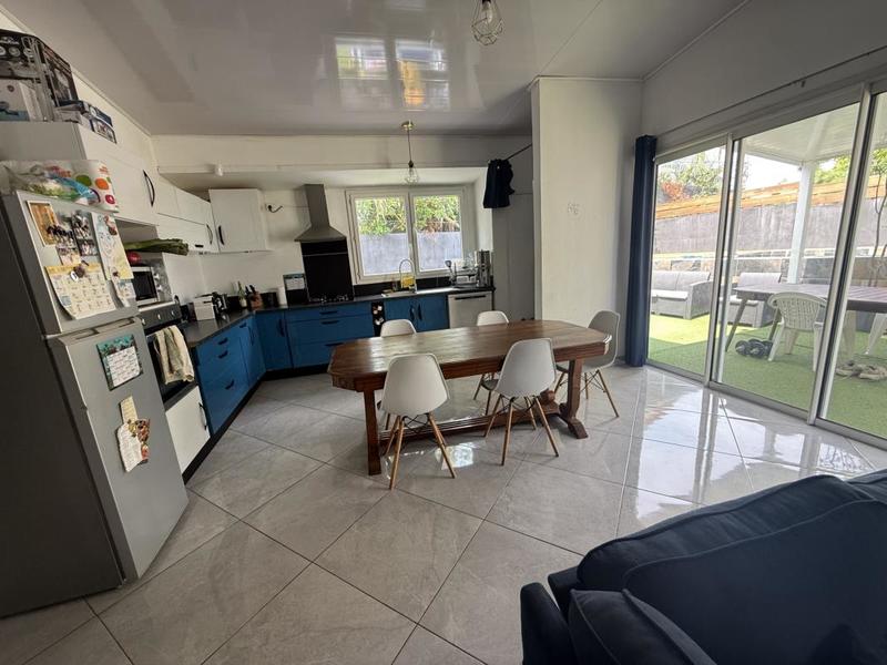 Maison - 95 m² - 4 pièces