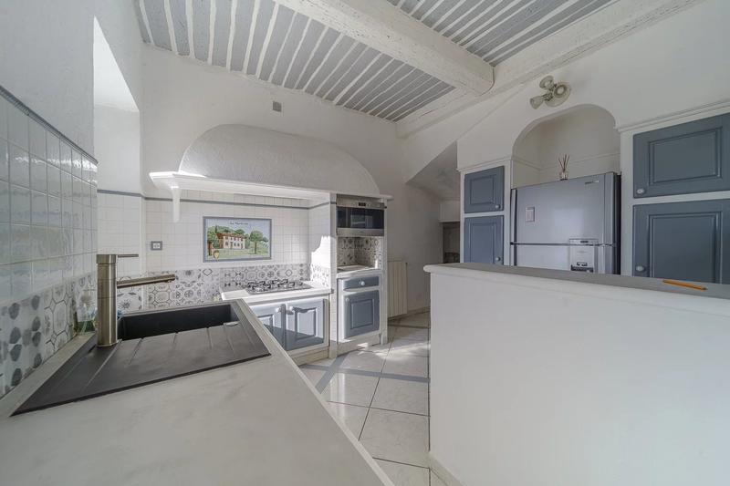 Maison - 360 m² - 10 pièces