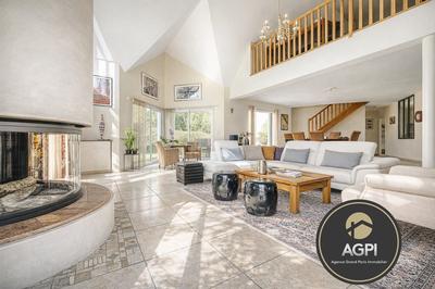 Maison contemporaine - 221 m² - 8 pièces