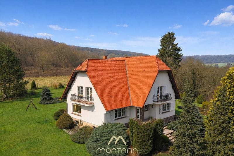 Maison - 216 m² - 9 pièces