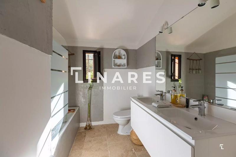 Maison - 200 m² - 5 pièces
