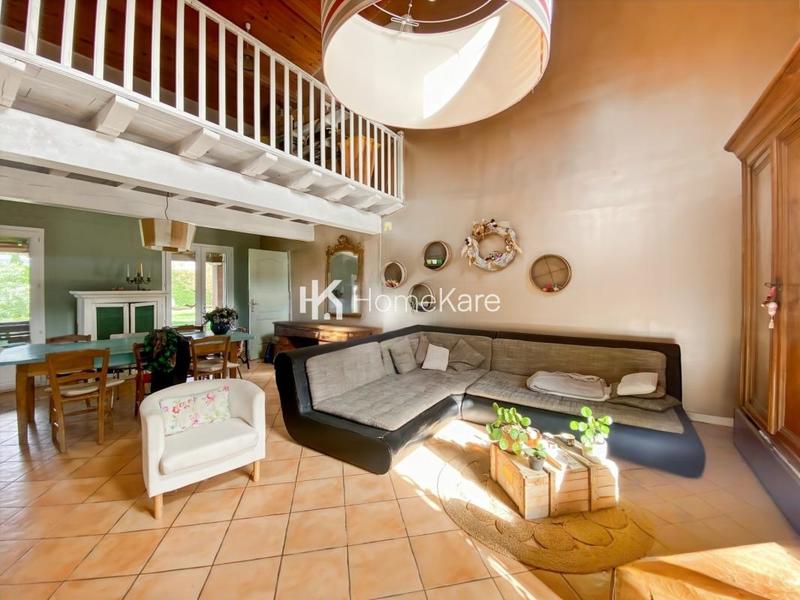 Maison - 200 m² - 5 pièces