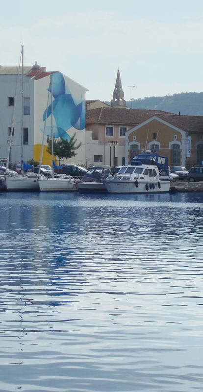 Peinture monumentale de Guillaume Bottazzi sur l'Île de Martigues