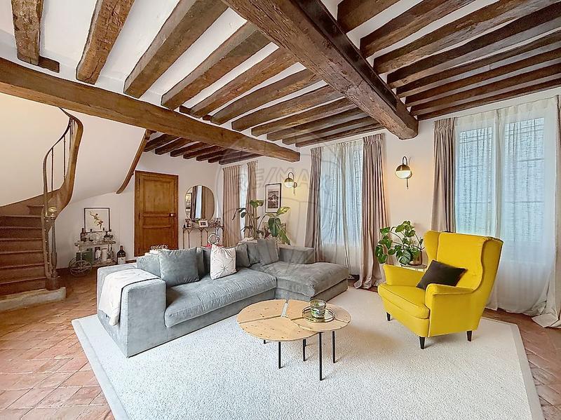 Maison - 222 m² - 9 pièces