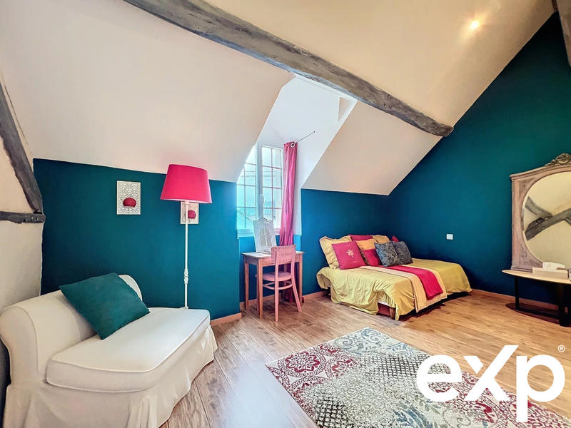 Maison - 285 m² - 8 pièces