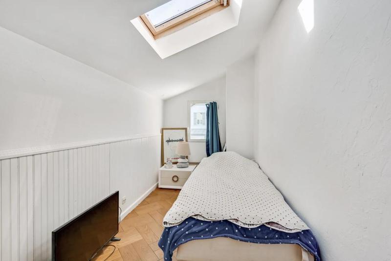 Maison - 225 m² - 7 pièces