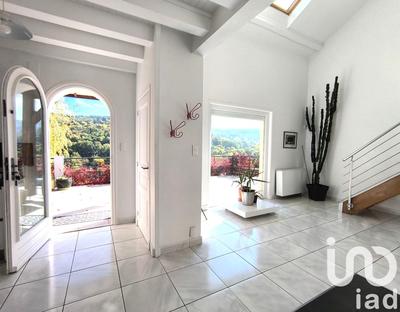 Maison - 220 m² - 7 pièces