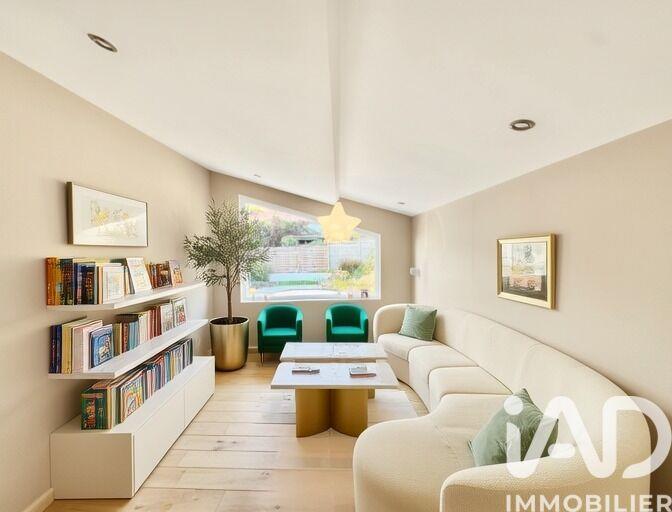 Maison - 300 m² - 7 pièces