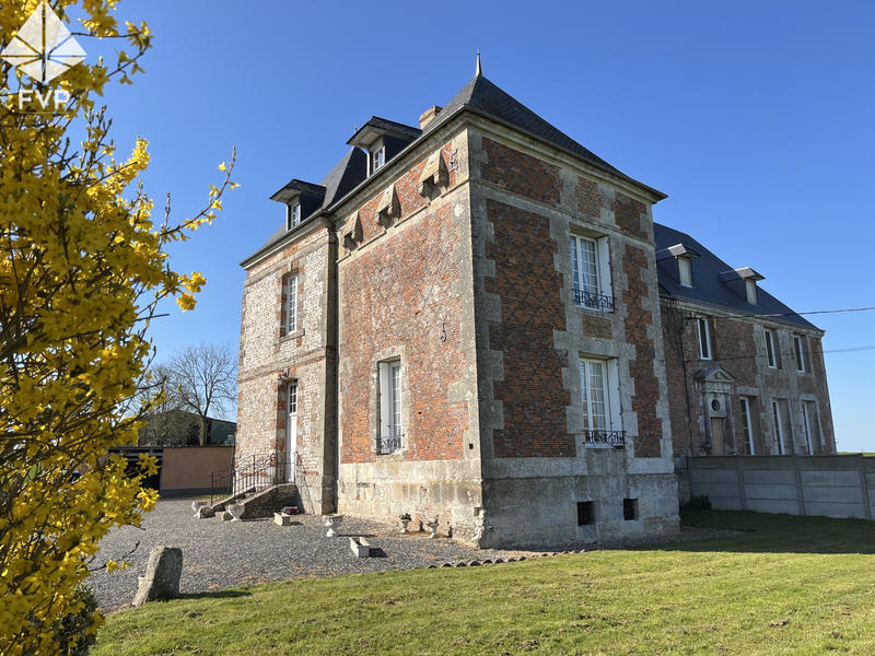 Propriété - 284 m² - 9 pièces