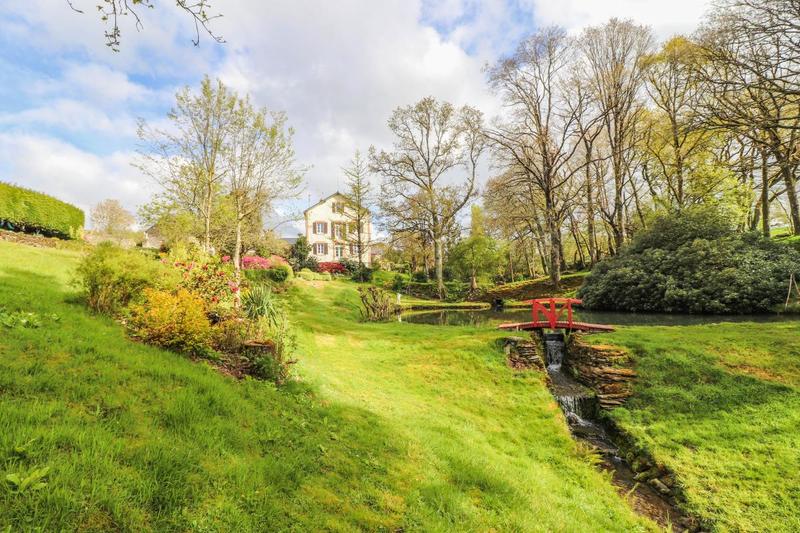 Maison - 200 m² - 7 pièces