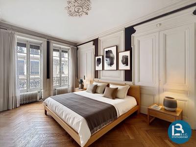 Appartement - 125 m² - 5 pièces