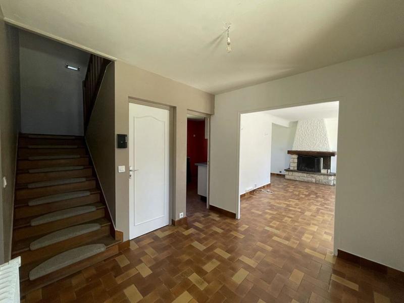 Maison - 240 m² - 8 pièces