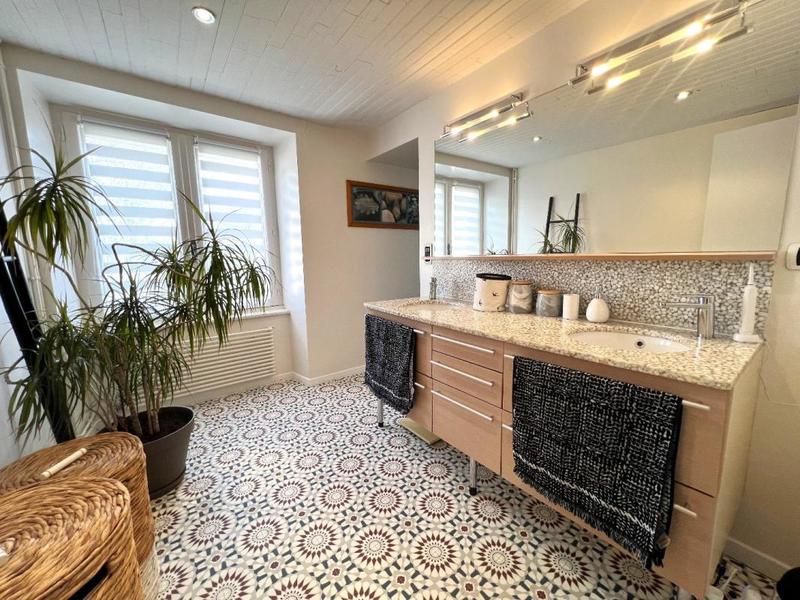 Corps de ferme - 235 m² - 6 pièces