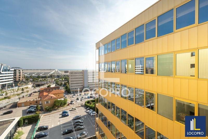Bureau - 945 m²