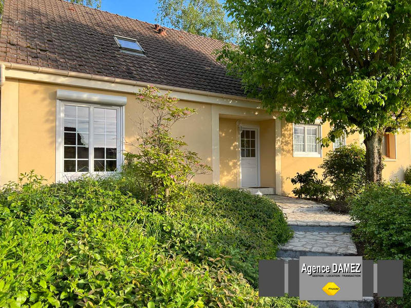 Maison - 228 m² - 9 pièces