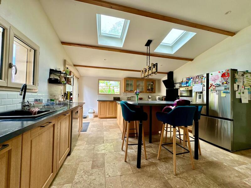 Maison - 177 m² - 6 pièces