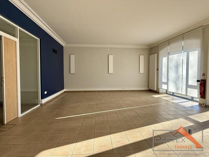 Local commercial - 249 m²