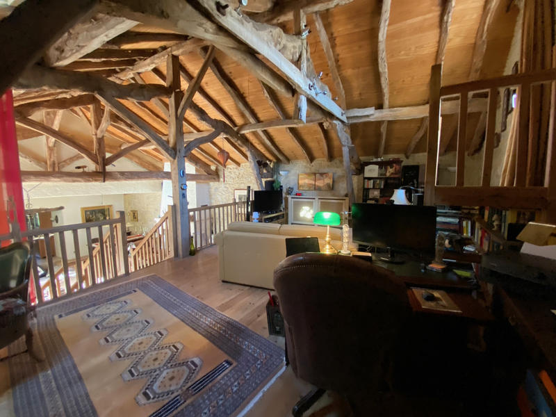 Maison - 232 m² - 7 pièces