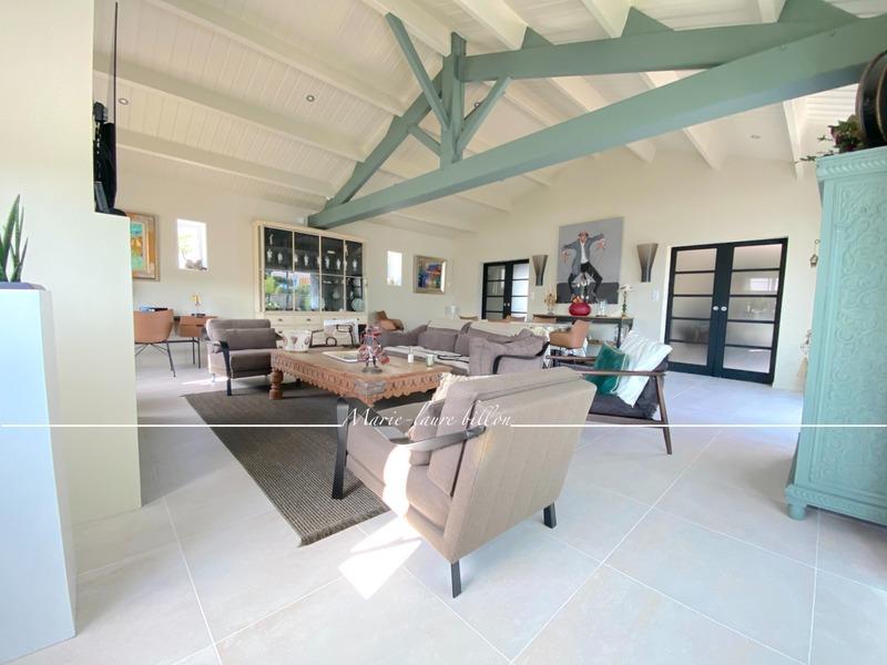 Maison - 273 m² - 7 pièces