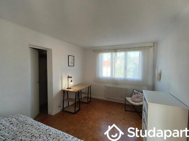 Chambre - 10 m² - 1 pièce