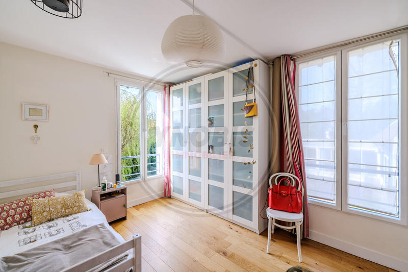 Maison - 268 m² - 11 pièces