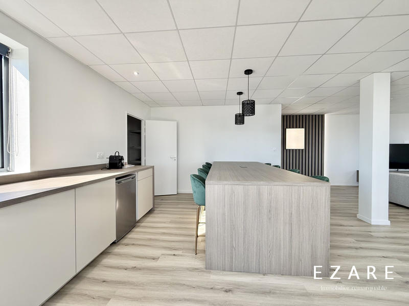 Bureau - 117 m² - 1 pièce