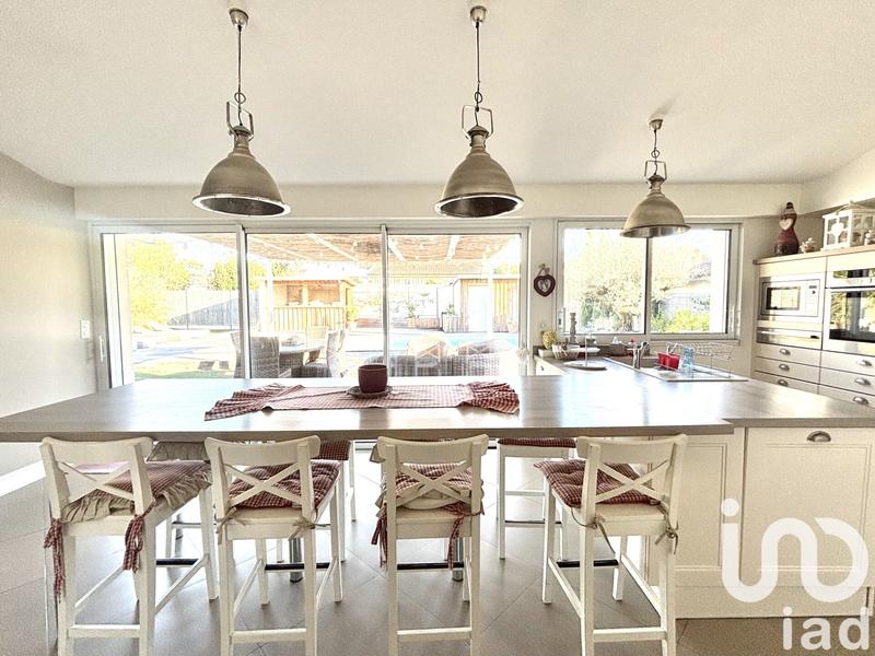 Maison - 212 m² - 5 pièces