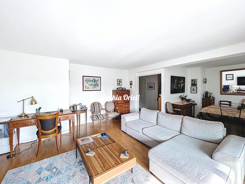 Appartement - 90 m² - 4 pièces