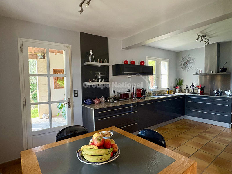 Maison - 195 m² - 7 pièces