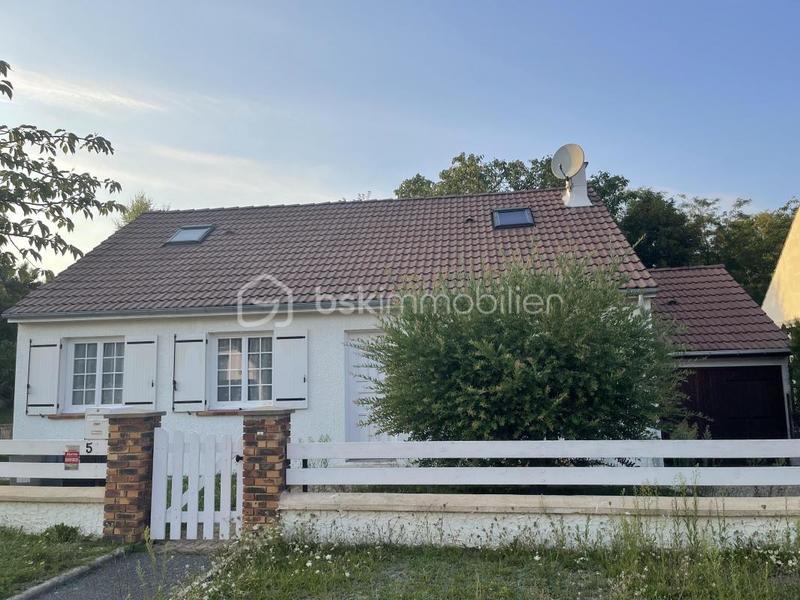 Maison - 99 m² - 5 pièces